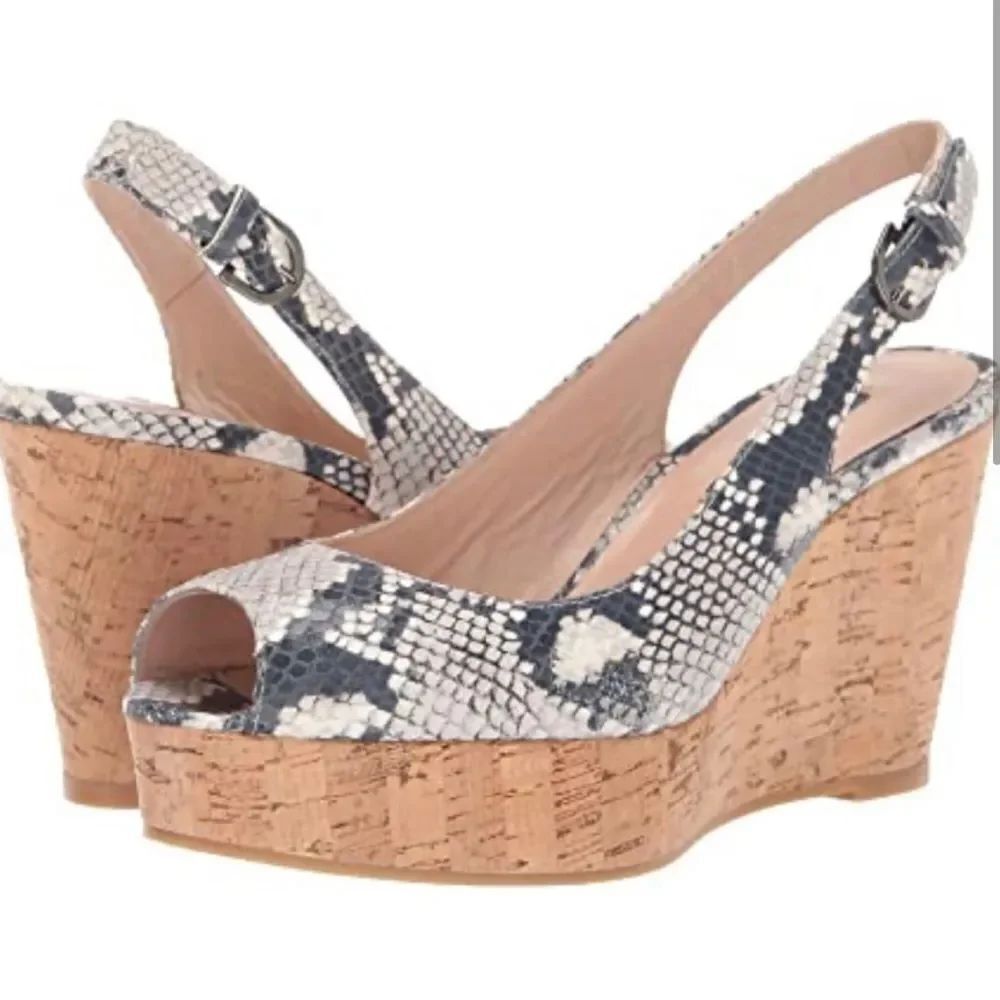 Stuart Weitzman NWOT Jean Snake-Embossed Leather Slingback Sandals size 9